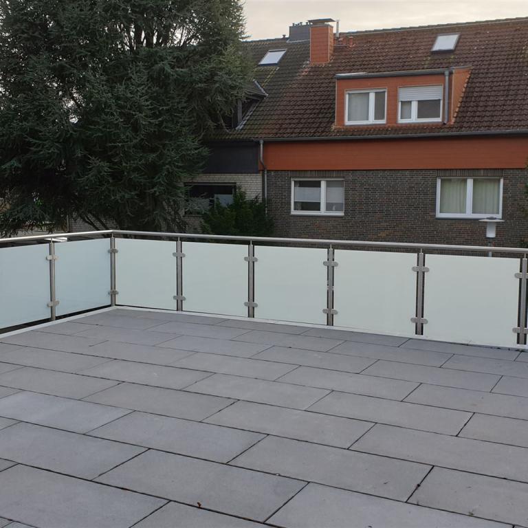 Edelstahl Dachterrasengeländer mit Glasscheibenfüllung